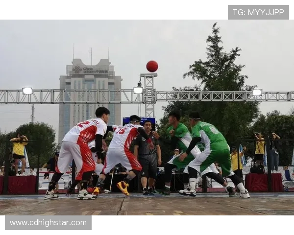 重庆极限运动队在全国街舞大赛中以61分稳居积分榜首位