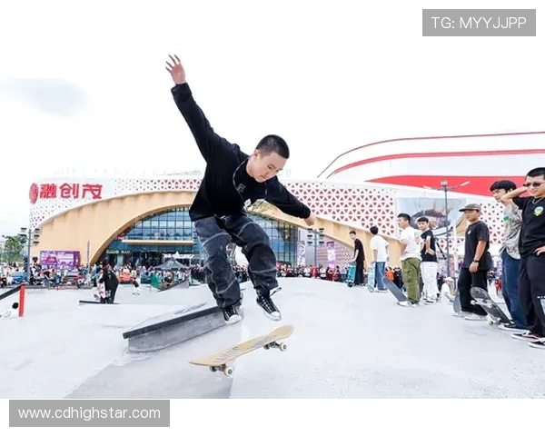 重庆滑板队勇攀高峰滑板精英赛背后的奋斗与荣耀故事